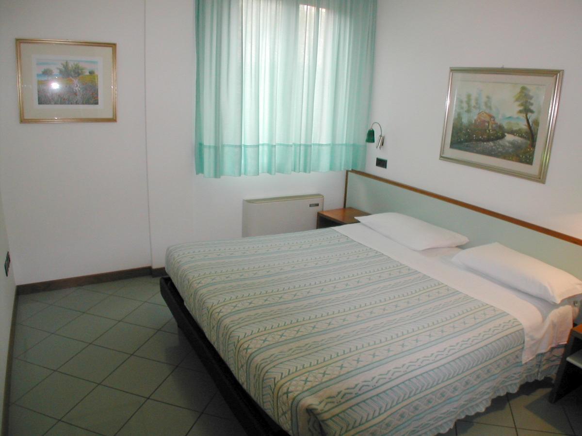 Residence Mediterraneo San Benedetto del Tronto Phòng bức ảnh